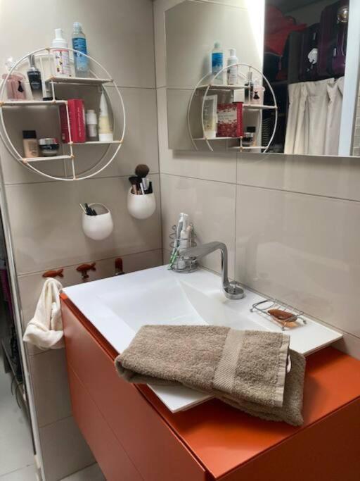 Loft Au Coeur De Nimes Apartman Kültér fotó
